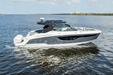 38' Cruisers Yachts 2020 Yacht For Sale
